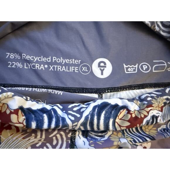 Yoga Democracy Leggings Japanese Inspired Wave Recycled Fabric Activewear XL - Picture 5 of 9